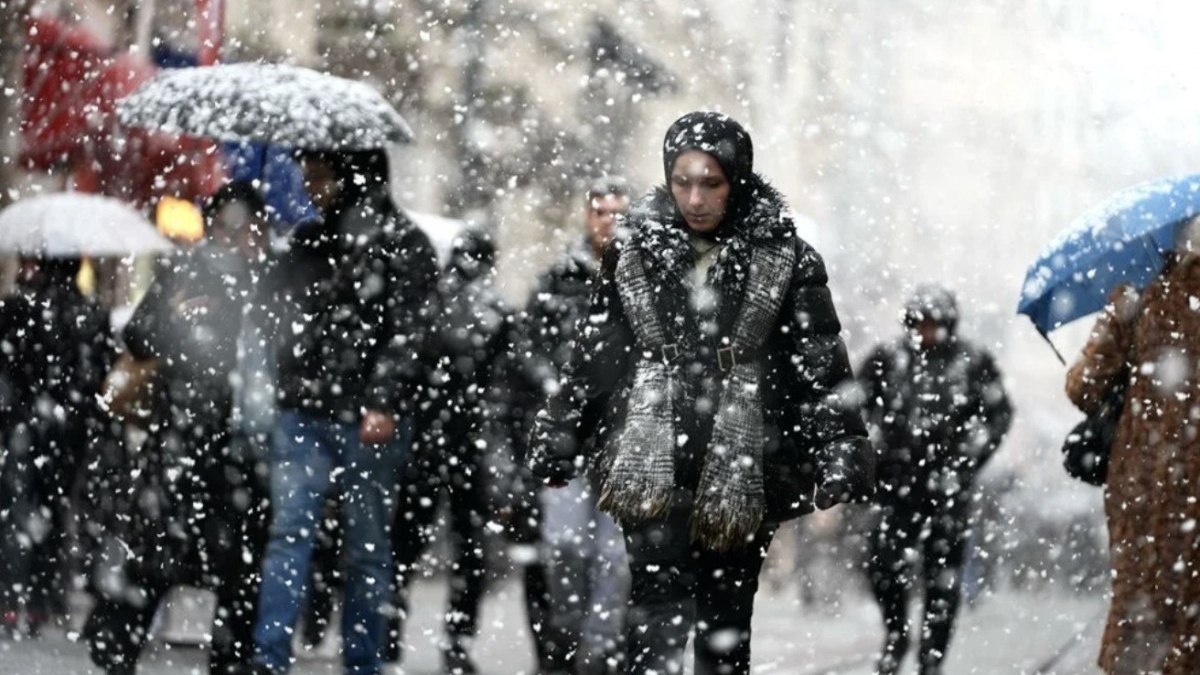 İstanbul kara teslim oldu: Üç gün boyunca sürecek